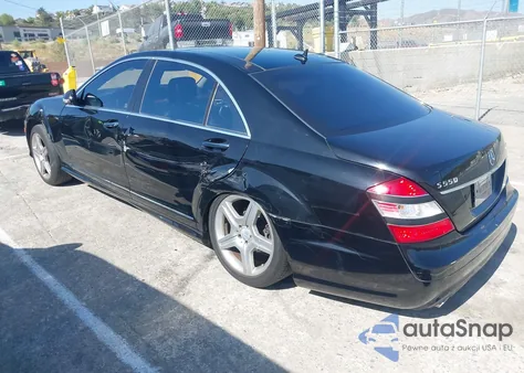 2007 Mercedes-Benz S 550 z USA, uszkodzony, nr VIN WDDNG71XX7A104267